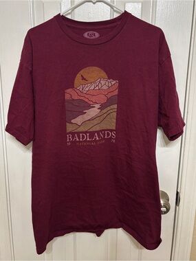 Badlands National Park Graphic T-shirt South Dakota 1978